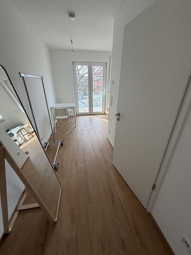 Bild 1 Mieter gesucht - Modernes Studio @ Wedding: Erstbezug, möbliert & Balkon