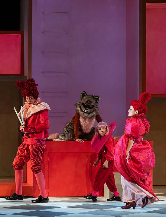 Bild 2 Theater Alice im Wunderland