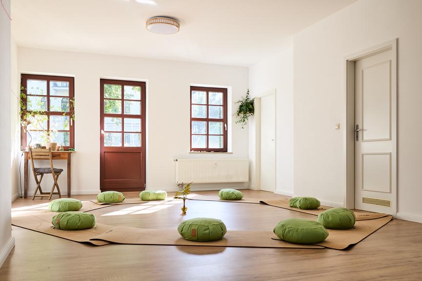 Bild 2 Schöner Praxis-, Kurs- und Seminarraum mit ruhiger Atmosphäre
