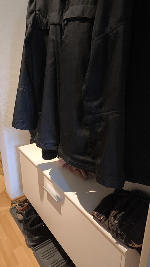 Bild 3 Garderobe 160 cm hoch x 99 cm breit zum an die Wand hängen
