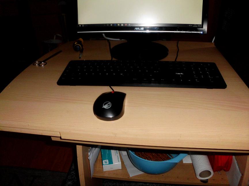 Bild 2 ich gebe mein pc mit bildschirm maus und tastartur günstig ab
