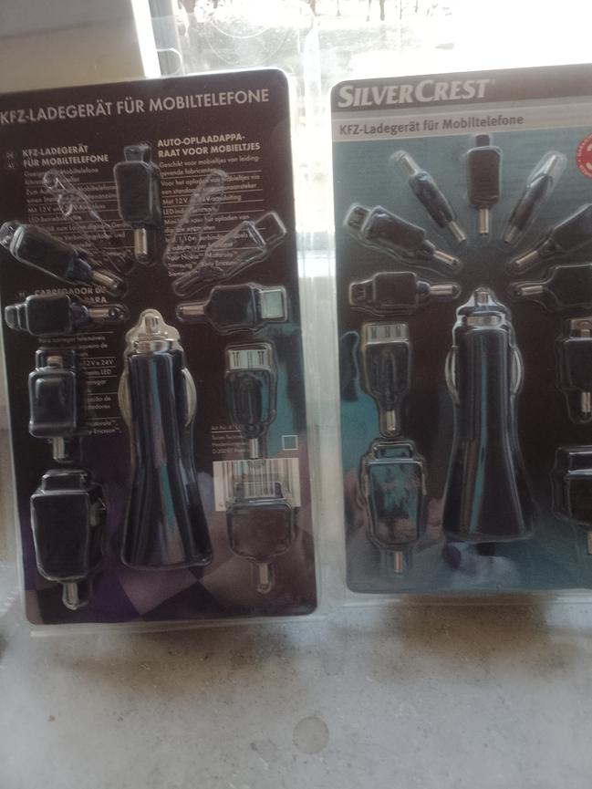 Bild 4 2 USB-STICK/1USB Kabel/2 KFZ Ladegerät für Mobiltelefone 12 Euro