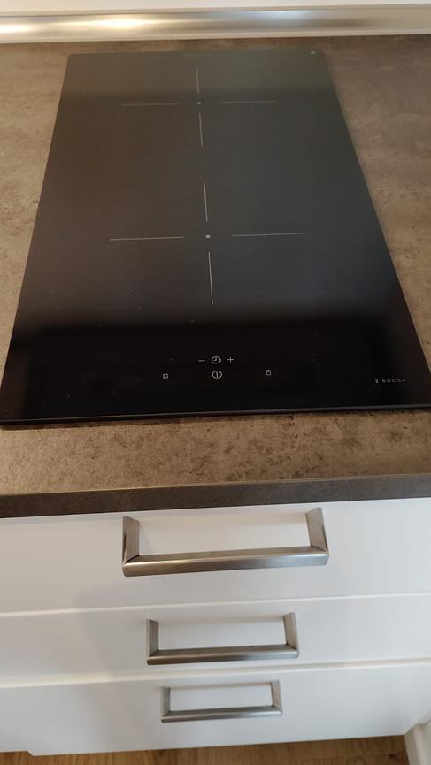 Bild 3 Einbauküche IKEA weiß, zum Ausbau Br.1,80m (2m mit Verblendung) 3 Jahre  1.150€