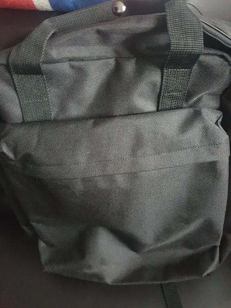 Bild 1 kleiner schwarzer Rucksack
