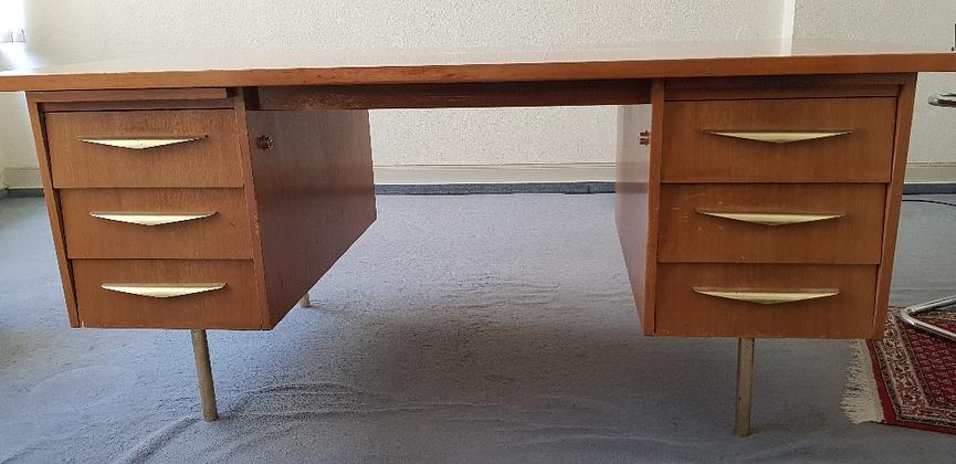Bild 1 50er/60er-Jahre-Schreibtisch