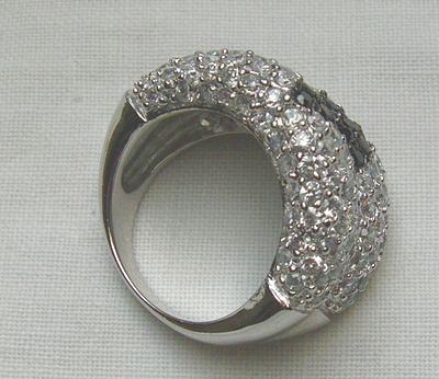 Bild 6 Ring, 925 silber mit gefassten Weistopasen ind Onyxsteinen