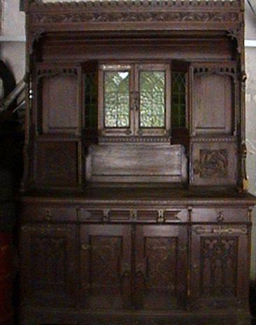 Bild 1 altes Buffet ca 200 Jahre alt mit Bleiverglasung 2,75 hoch 1,60 breit 80 tief ec