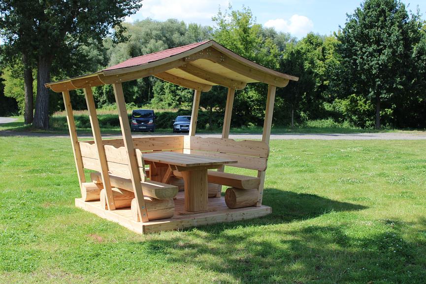 Bild 3 Gartenlaube. Überdachte Sitzgarnitur. Krongartmöbel.