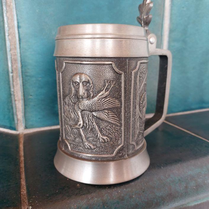 Bild 2 Zinnkrug mit schönen Jagt Motiven