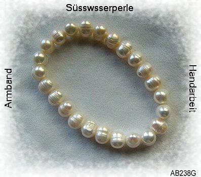 Bild 4 Armband, Süsswasserperlen