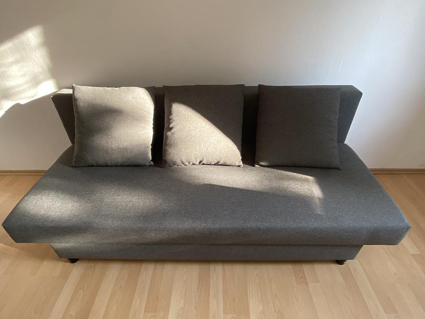 Bild 1 Gepflegte ausziehbare Couch