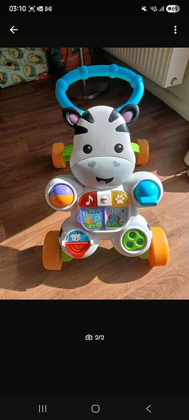 Bild 5 Kinder Klamotten unter ein 1zu verkaufen und ein großen Karton mit Kinder Spielz