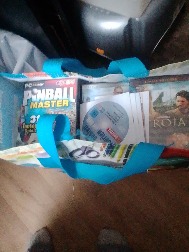 Bild 1 Große Tüte mit" alten" CD-ROM/DVD's. 8 Euro