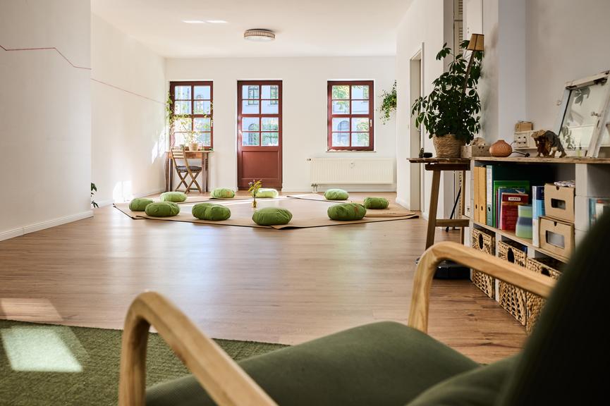 Bild 3 Schöner Praxis-, Kurs- und Seminarraum mit ruhiger Atmosphäre