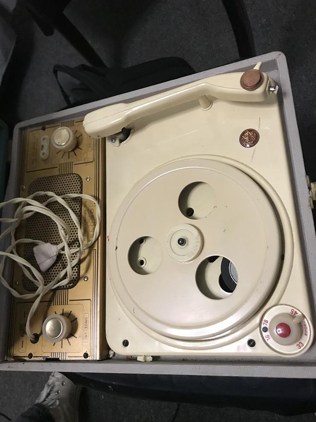 Bild 1 Plattenspieler