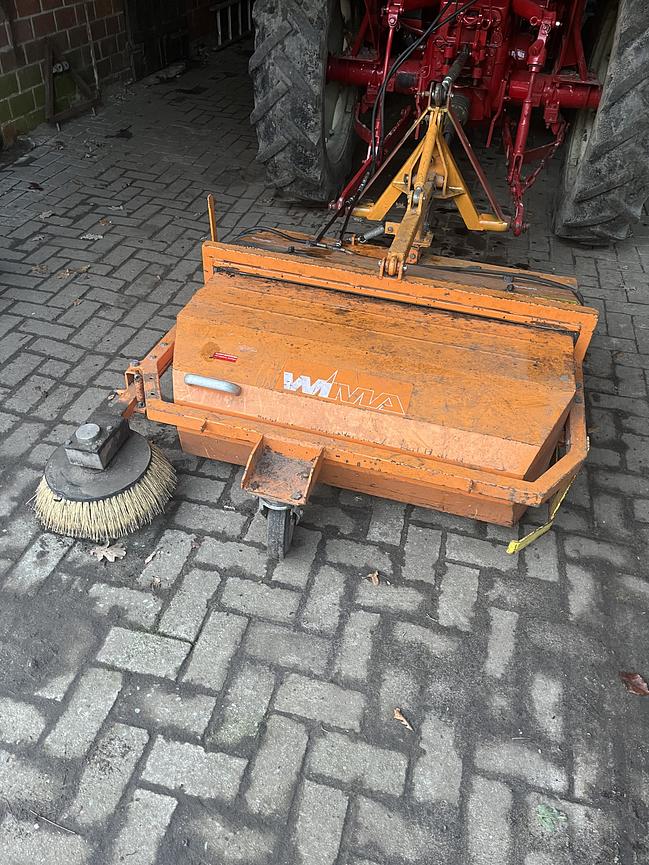 Bild 1 Kehrmaschine