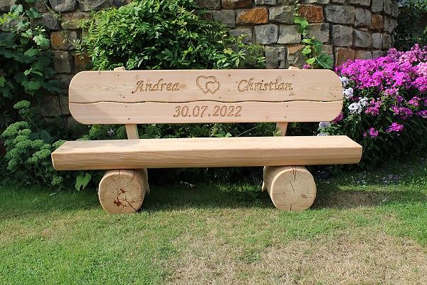 Bild 5 Holzbank mit Beschriftung. Gartenbank mit Gravur. Jubiläumsgeschenk.