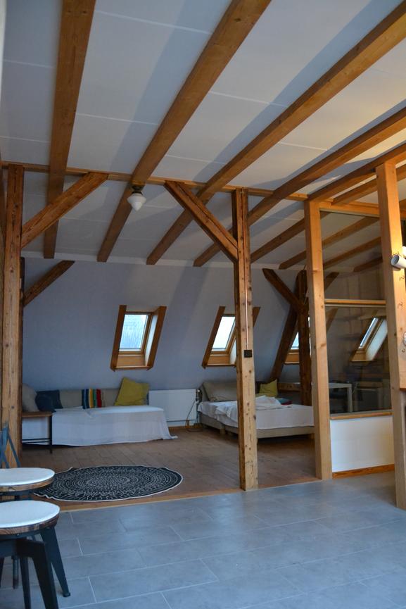 Bild 16 Geräumige DG-Wohnung mit Einbauküche