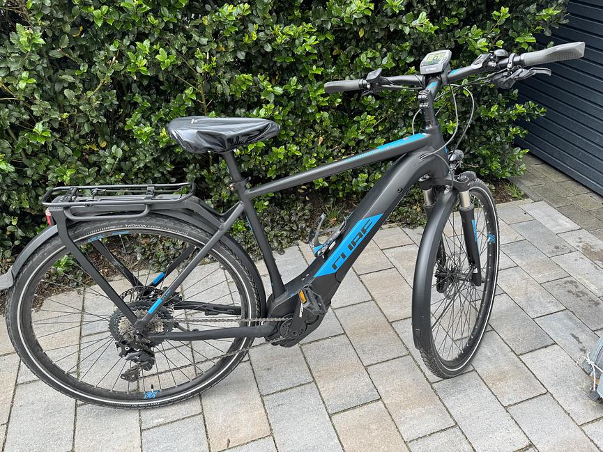 Bild 1 Cube Kathmandu Hybrid EXC 500 black ́n ́blue 2019