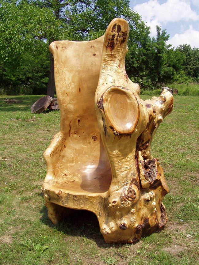 Bild 47 Rustikale Gartenmöbel vom Hersteller