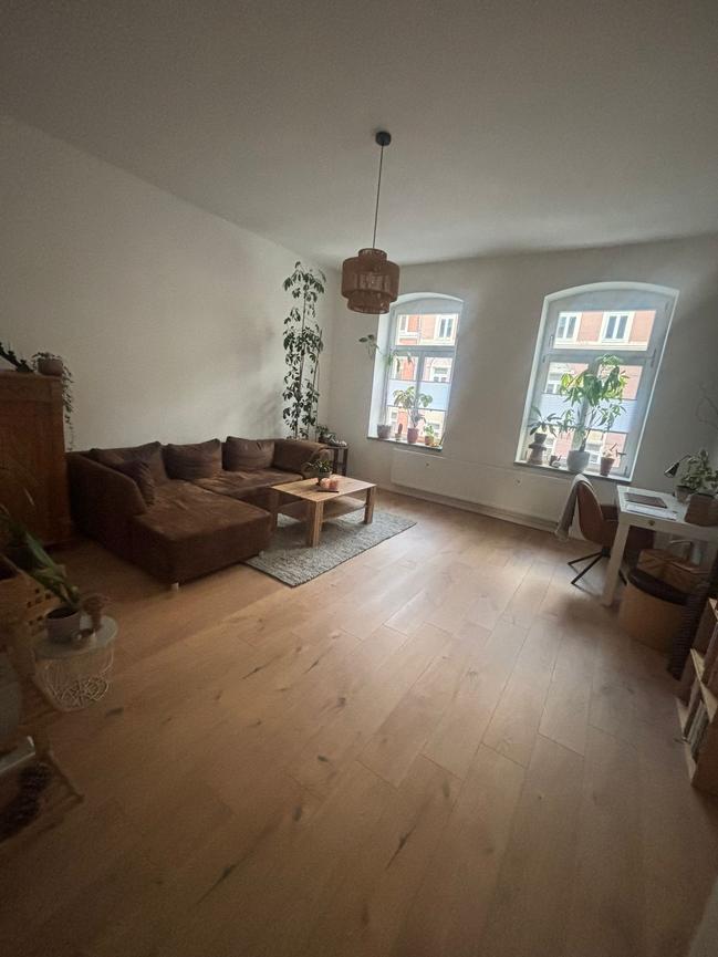 Bild 1 Rabattaktion! Helle 2 Zi mit EBK und Balkon neu saniert City nah! Nur 395 € KM!