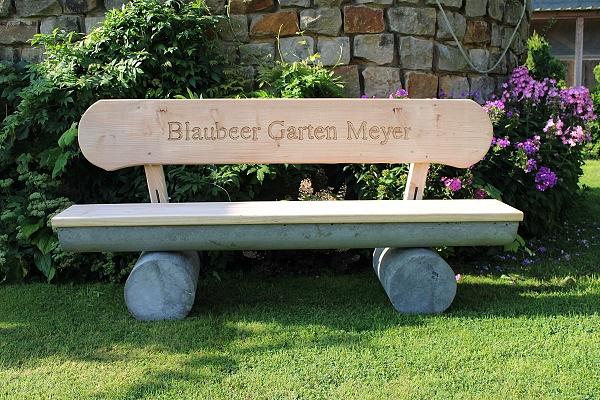 Bild 2 Stilvolle Betonbank mit Holz – Perfekt für Ihren Garten oder Außenbereich!