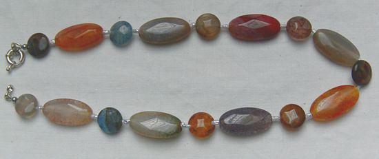 Bild 7 Edelsteinkette mit einen Regenbogenachat