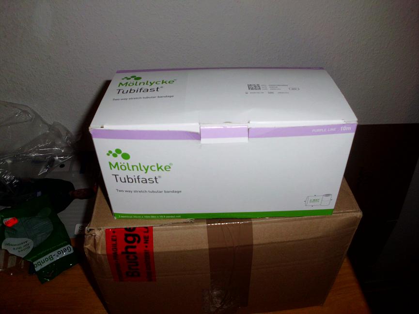 Bild 1 verschenke hier mölnlycke tubifast packung ist noch ungebraucht