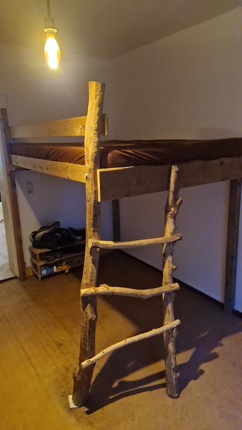 Bild 1 Selbstgebautes Hochbett zu verkaufen