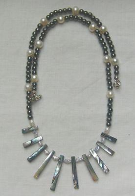 Bild 5 Edelsteinkette, Pauamuschel, Hämatit, Perlen