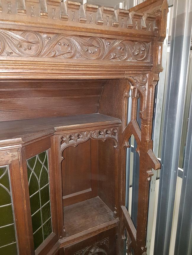 Bild 6 altes Buffet ca 200 Jahre alt mit Bleiverglasung 2,75 hoch 1,60 breit 80 tief ec