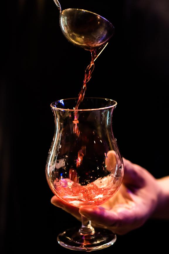 Bild 4 Jolys Live Music Bar sucht Hilfe im Service!