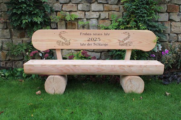 Bild 2 Gartenmöbel aus Lärchenholz mit Gravur. Hochzeitsgeschenk.