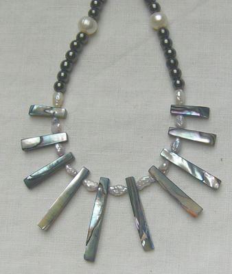 Bild 4 Edelsteinkette, Pauamuschel, Hämatit, Perlen