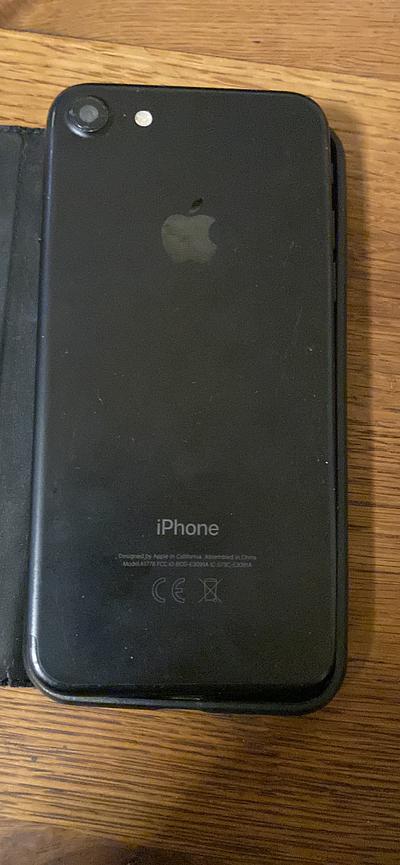 Bild 3 iPhone 7 (Akku defekt) 15€
