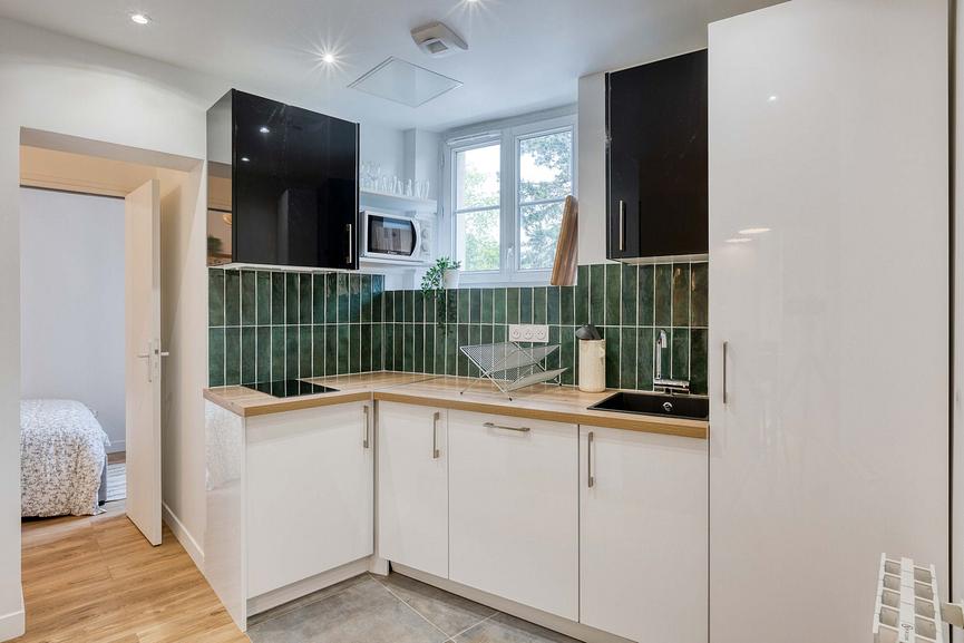 Bild 2 44 m² große, komplett möblierte Wohnung im 1. Stock eines Gebäudes mit Aufzug