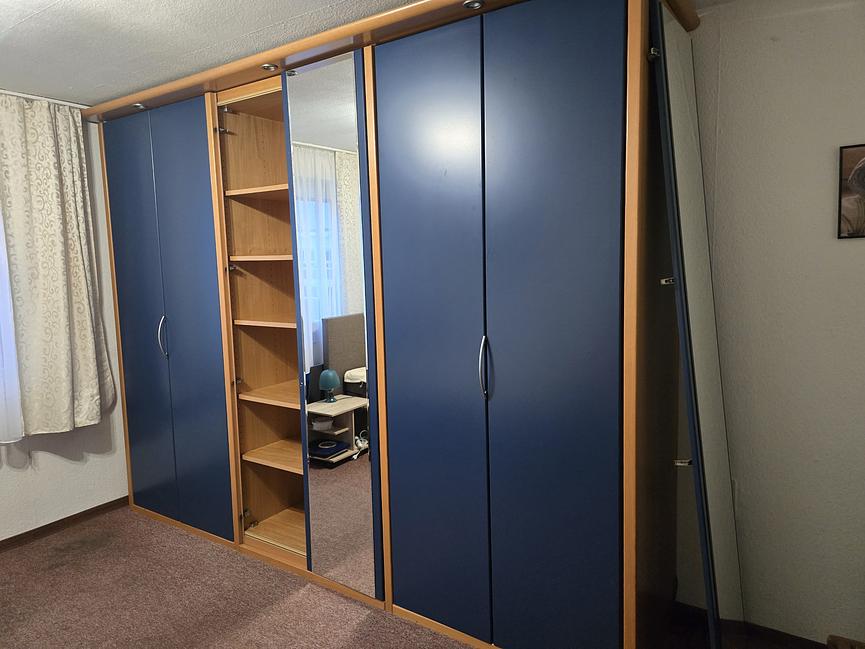 Bild 2 Schlafzimmerschrank