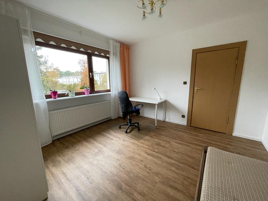 Bild 4 Vermiete: 2 Zimmer (22m²,15m²) mit Bad (5m²)