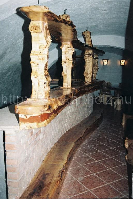 Bild 37 Rustikale Gartenmöbel