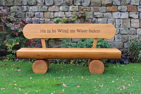 Bild 4 Baumbank aus Lärchen/ Douglasien holz.