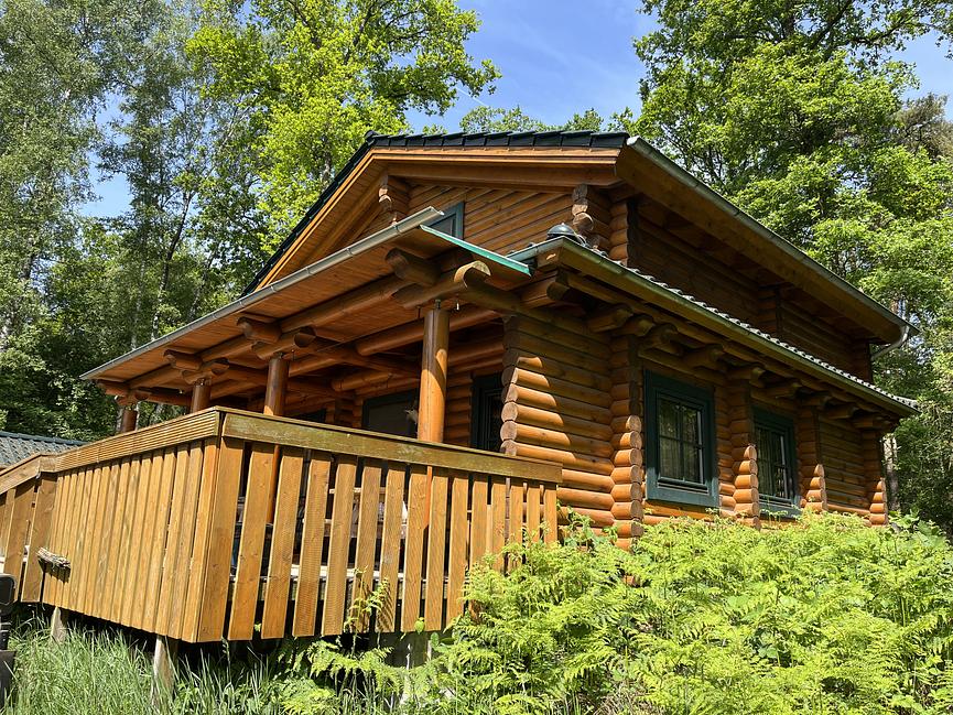 Bild 16 KANADISCHES BLOCKHAUS (FERIENHAUS) AM WALDRAND - LK ROW