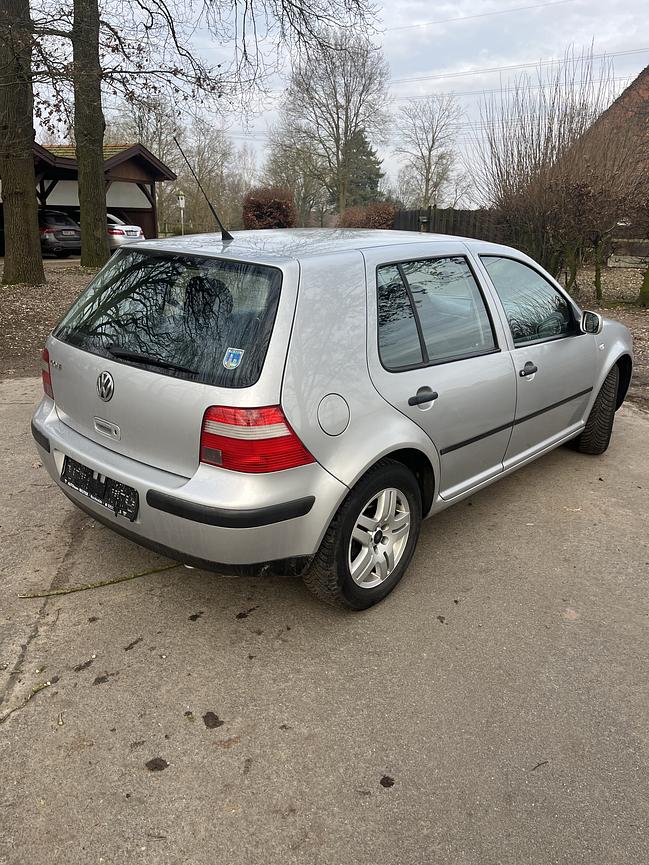 Bild 2 VW Golf/ Sonderedition