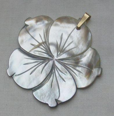 Bild 4 floraler Perlmuttanhänger, Anhängerschlaufe 585 Gold