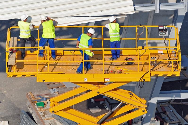 Bild 1 Bedienberechtigung zum Führen von Hubarbeitsbühnen + Steiger