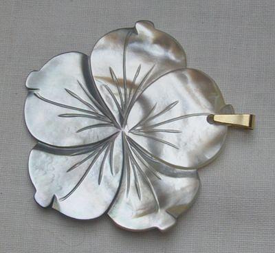 Bild 5 floraler Perlmuttanhänger, Anhängerschlaufe 585 Gold