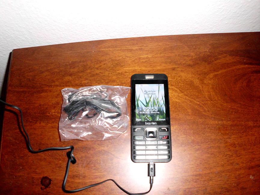 Bild 1 gebe hier ein bea fon tasten duall band handy ab nur für 8euro ab