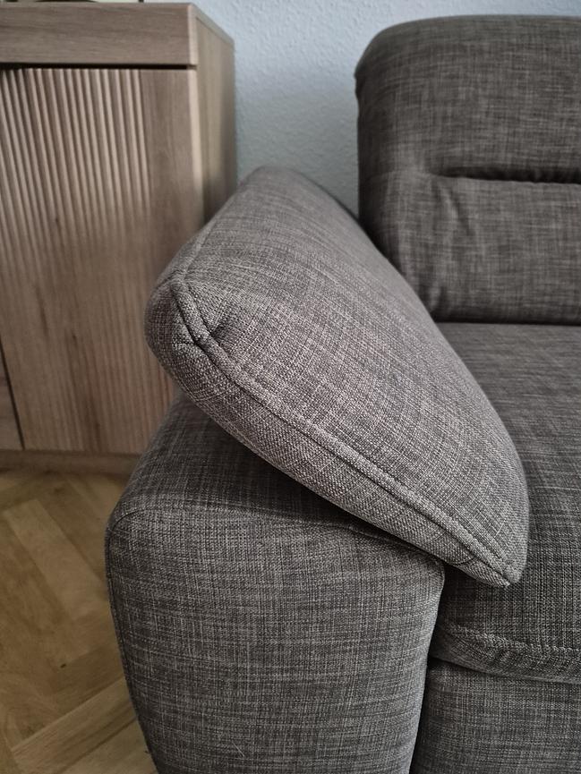 Bild 4 Ecksofa mit Schlaffunktion und Bettkaste