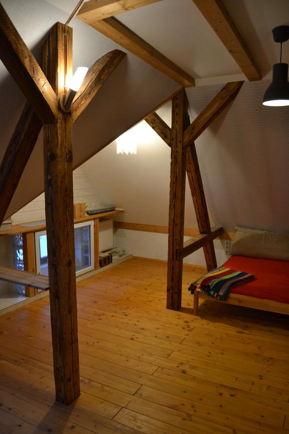 Bild 14 Geräumige DG-Wohnung mit Einbauküche