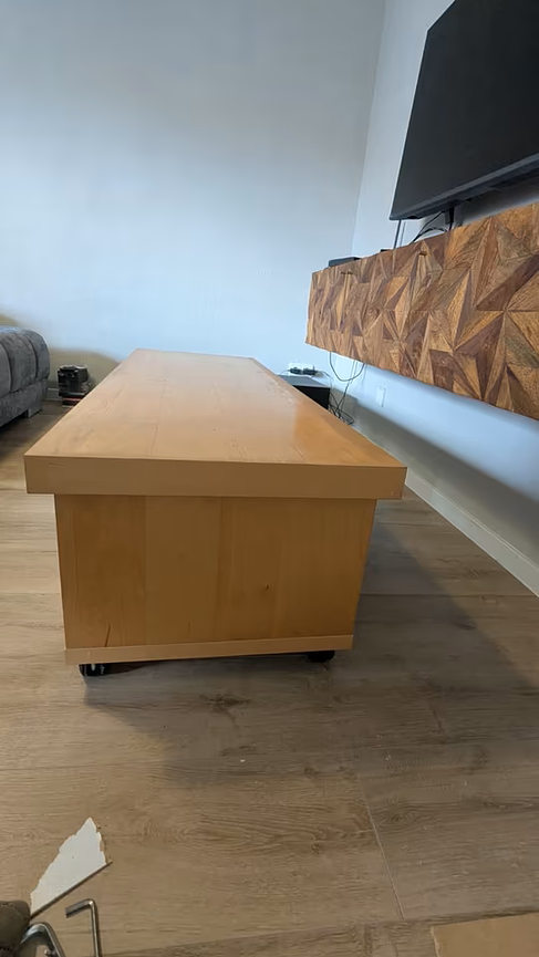 Bild 4 IKEA TV-Board mit Rollen
