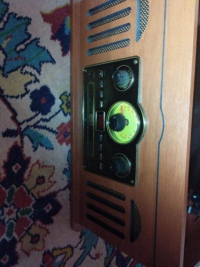 Bild 3 Schallplatten Spieler mit Unterschränkchen zu haben